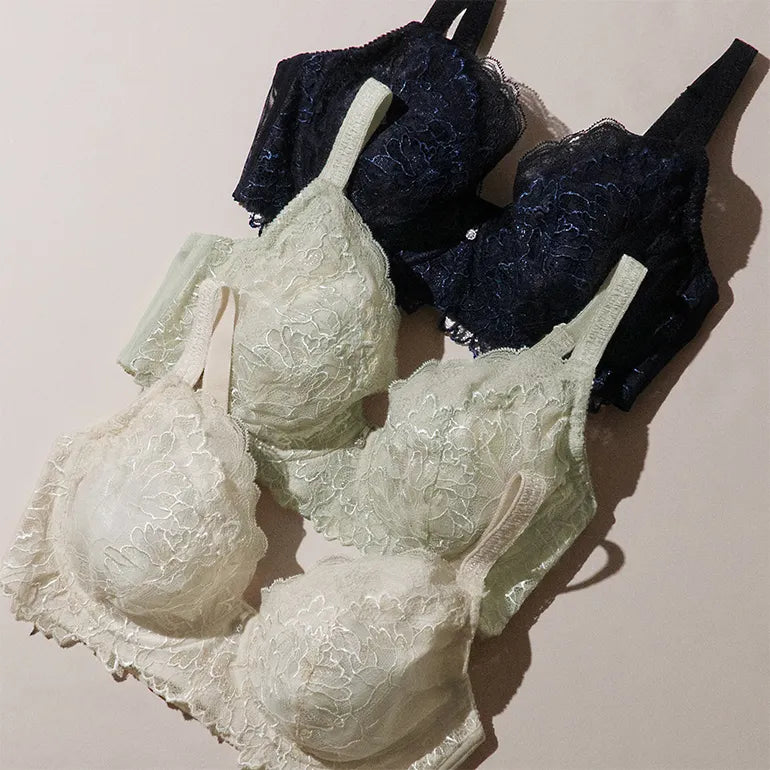 Lacy Minimizer Bra 26S1
