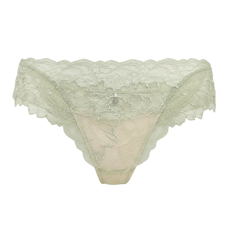 Naomi Thong 26S2