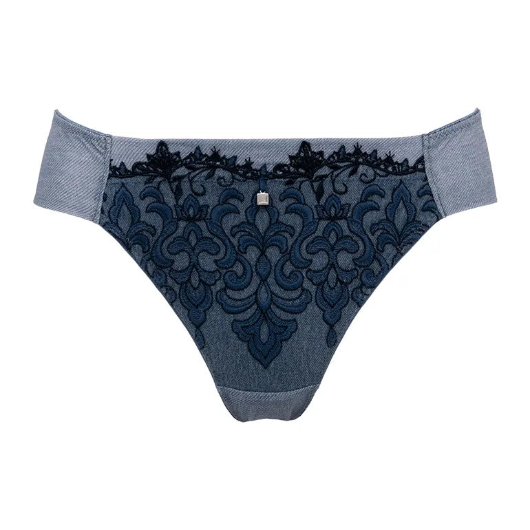 Jasmine Thong 26A1