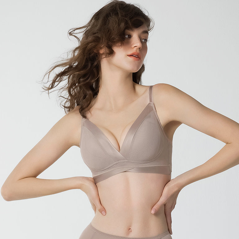 Hug Me Wireless Shaping Bra (Full Cup)