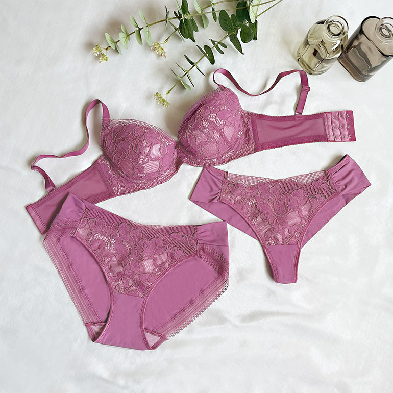 Classic Jasmine Style in new lace and colors. Check them out now. #bradelis  #lingerie #underwear #bra #lacebra #summerbra #shaping #fun