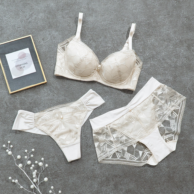 Step 1 Wendy Smoothing Shaping Bra 25A1 | Smooth Side & Back Fit