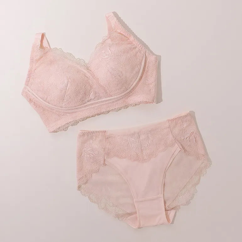 Lacy Minimizer Wireless Bra